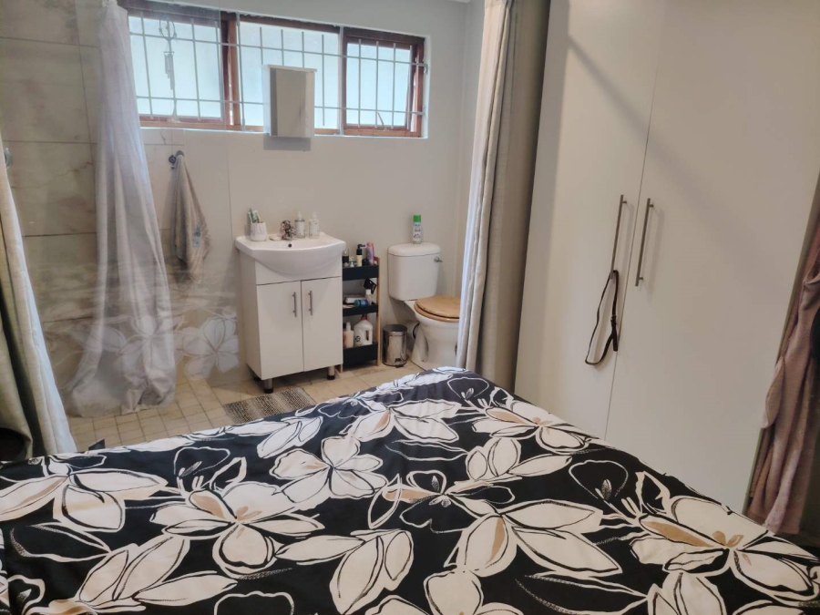 1 Bedroom Property for Sale in Oakdale Western Cape
